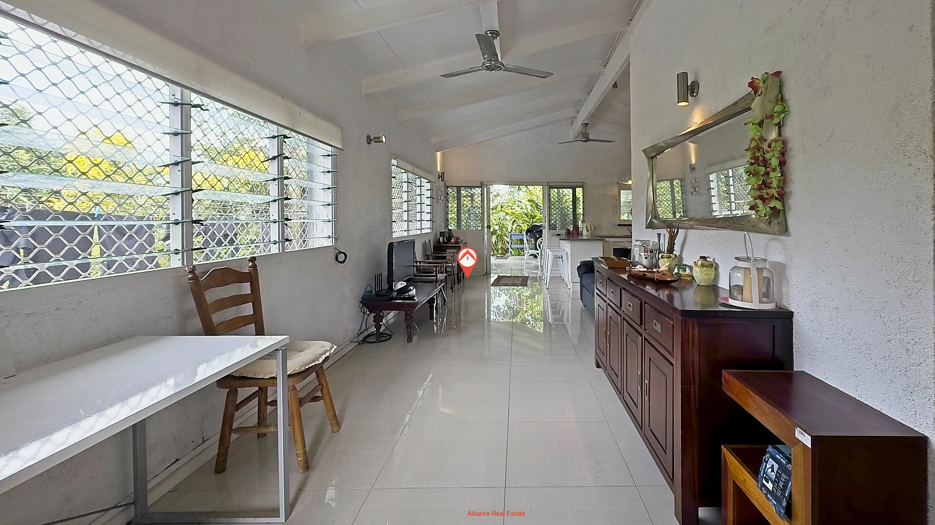 Lagoonside Cottage