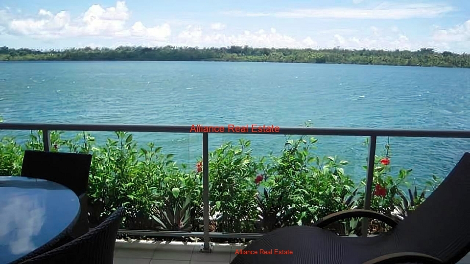 Lagoon-side Apartment