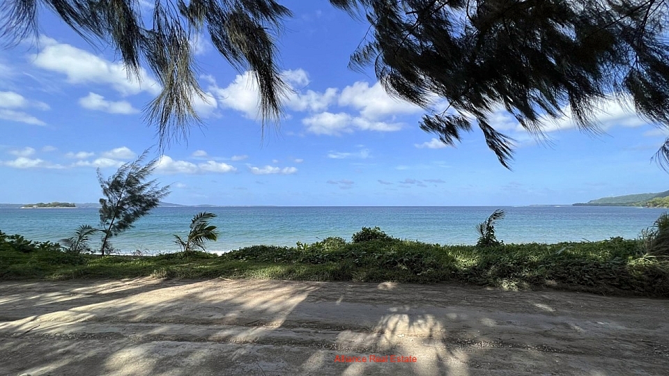 Family living and entertaining in Mele Bay