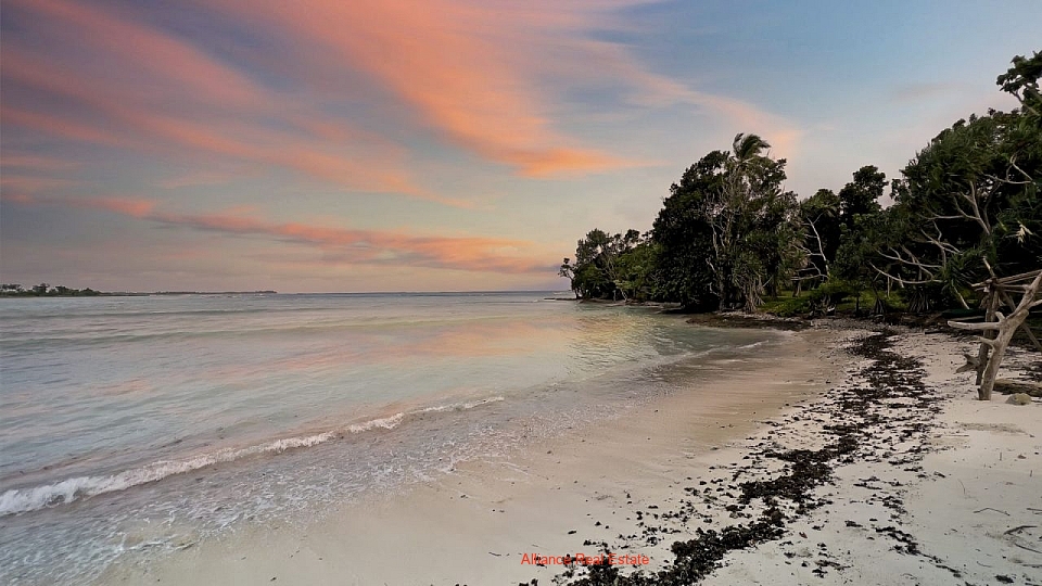 White Sand Beach Block