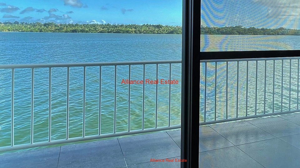 Lagoon-side Townhouse Treat