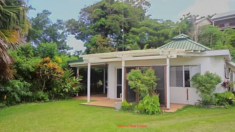 Lagoonside Privacy Plus